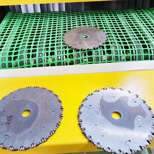 切割片自动喷砂机,刹车片喷砂机,定做锯片自动喷砂机